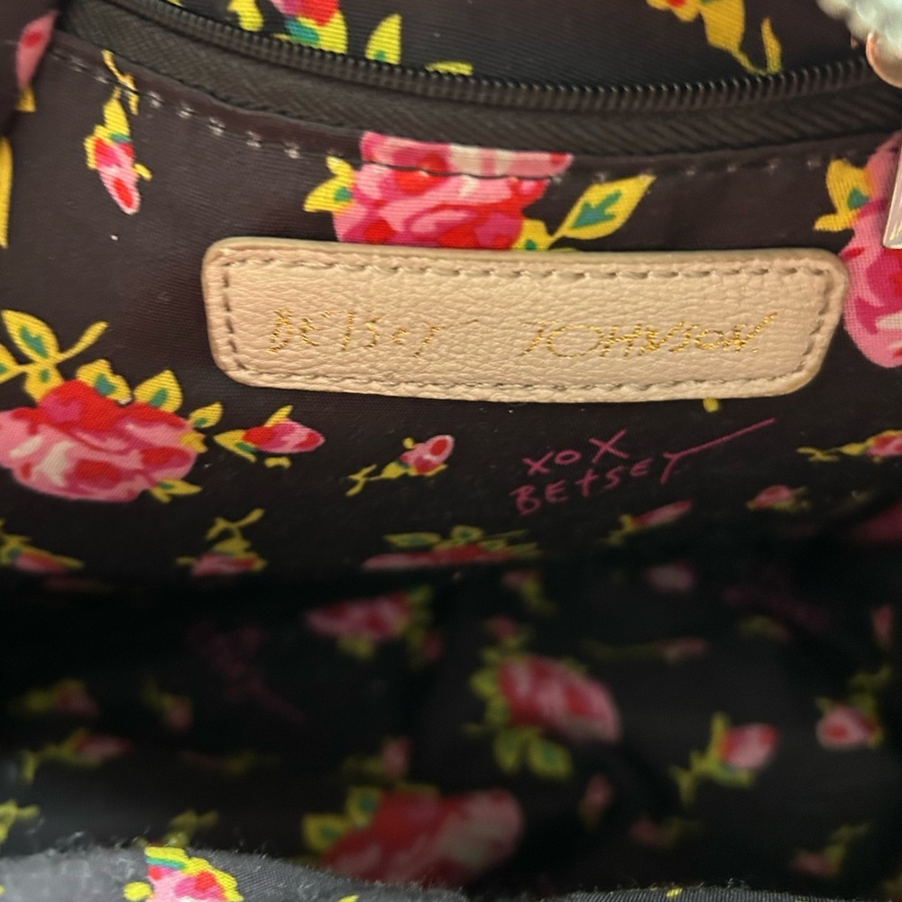 ❤️Betsey Johnson Quilted Heart mini Taupe Backpack - Picture 6 of 7